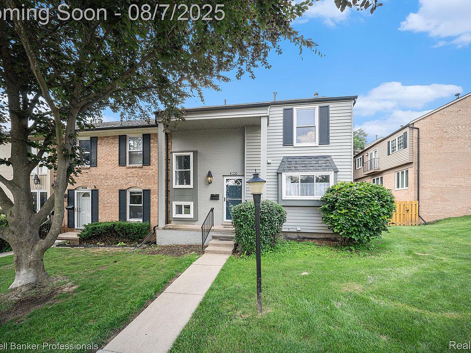 1st image of 3543 Burbank Dr