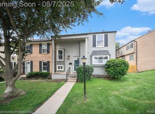 3543 Burbank Dr, Ann Arbor, MI 48105
