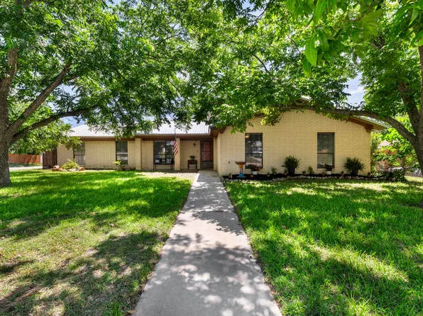 807 N Pierce, Burnet, TX 78611