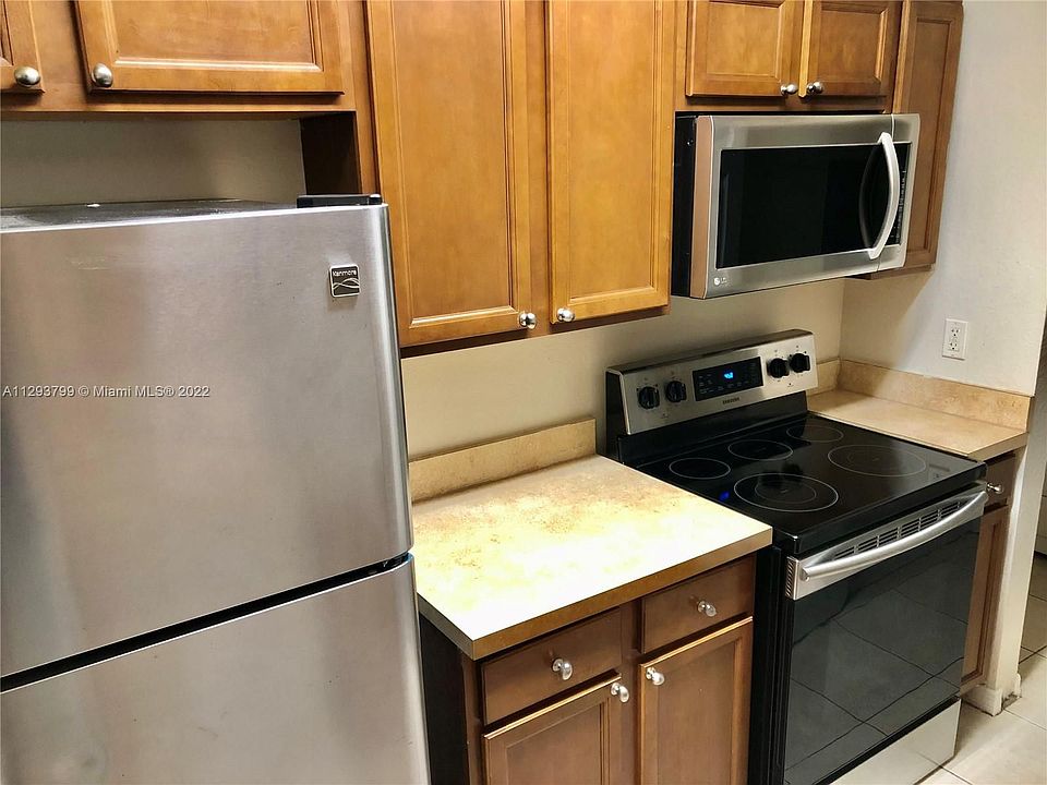 1st image of 2824 NW 55th Ave APT 1C