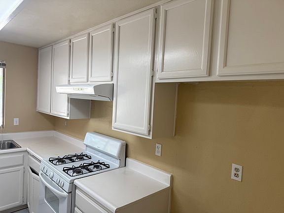 4th image of 172 Peppertree Way