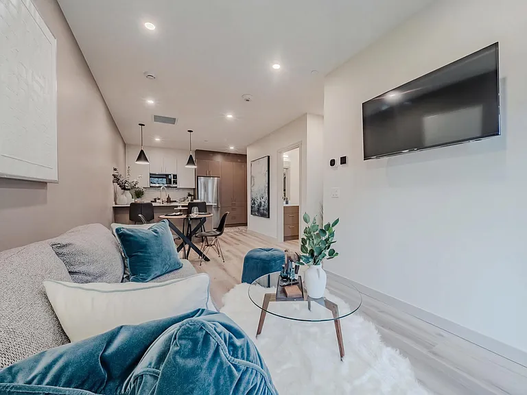 10020 101a Ave NW — Photo 16