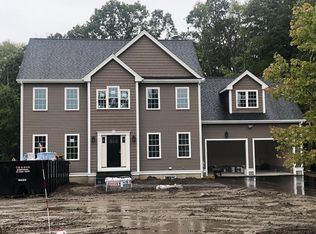 3 Lantern Ln, Medway, MA 02053