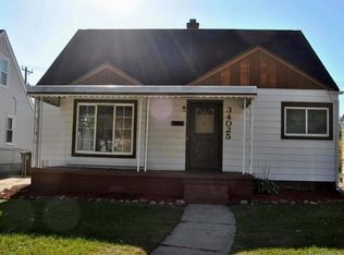 34025 Glover St, Wayne, MI 48184