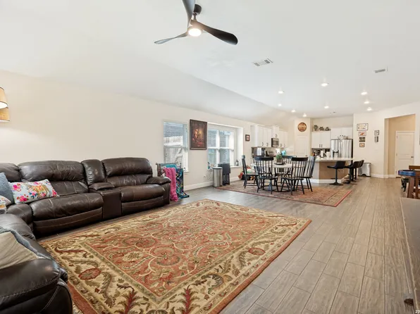 10315 Owl Woods, Schertz, TX 78154