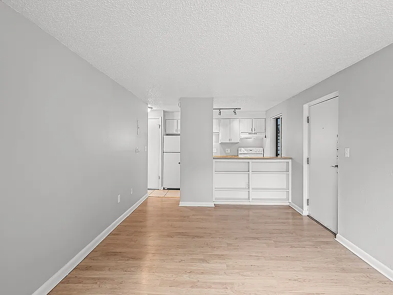 1280 Clayton St. Apartments — Photo 36
