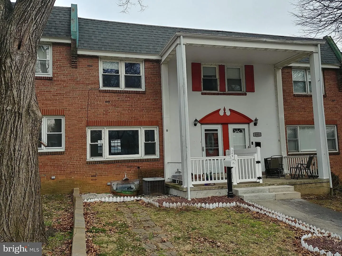 349 Linden Ln photo 1