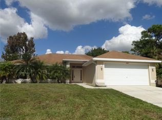 207 NW 14th Ter, Cape Coral, FL 33993