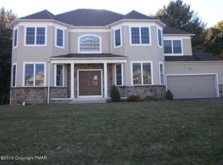 109 Serena Dr, Stroudsburg, PA 18360