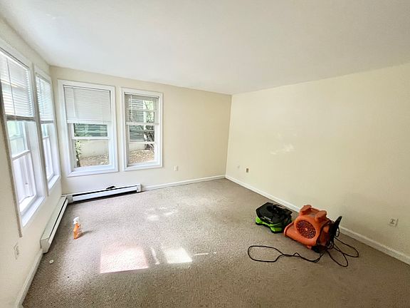 3rd image of 33 Lawn St
