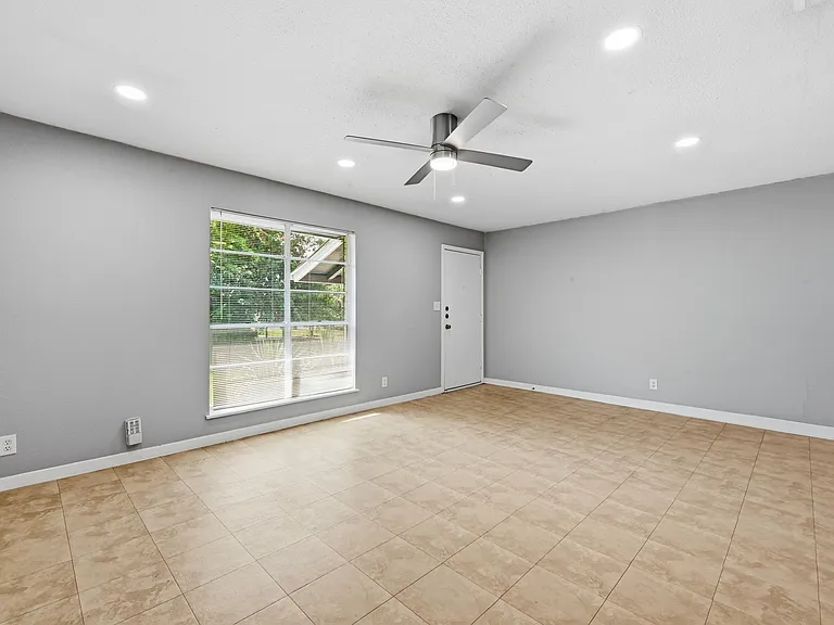 2712 Saint Edwards Cir #B — Photo 7