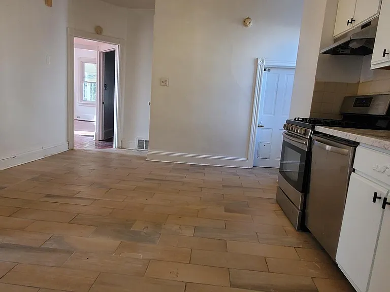 213 Lippincott Ave — Photo 17