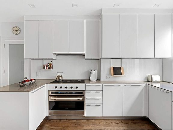 5th image of 850 Park Ave APT 7D