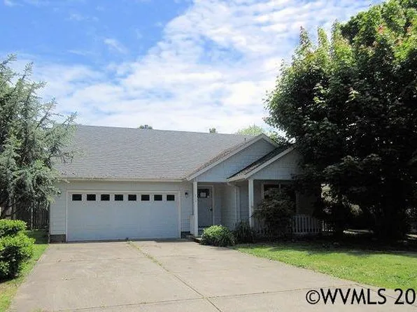 217 S James Ave, Silverton, OR 97381