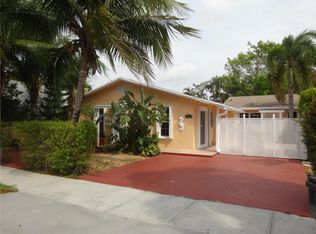 31 SE 13th St #1-2, Dania, FL 33004