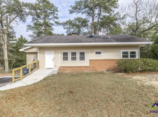 1102 Jewell Dr, Perry, GA 31069