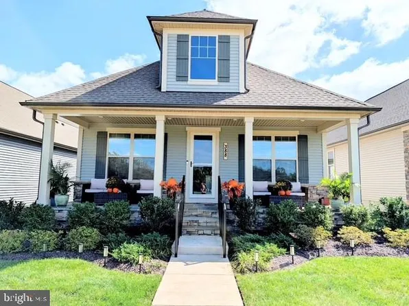 388 Crown Point Dr, Frederick, MD 21702