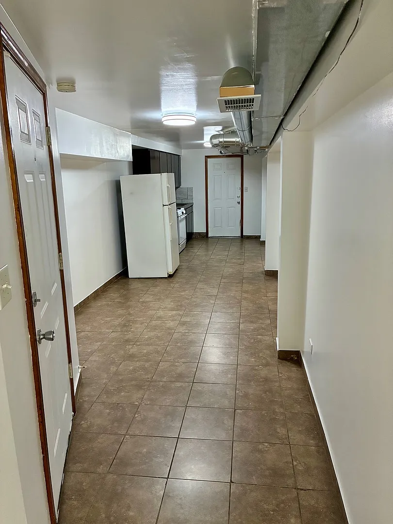 2 bed, 500 sqft, $1,200 — Photo 4