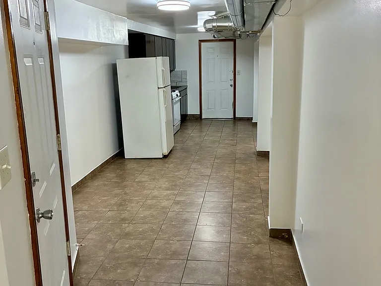 1111 N Leclaire Ave #BASEMENT — Photo 4