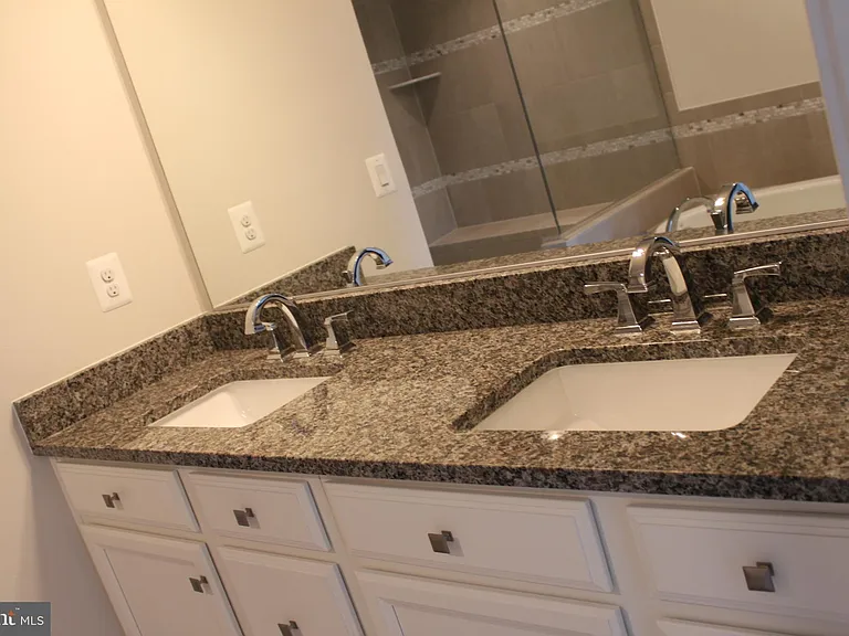 22268 Philanthropic Dr — Photo 24