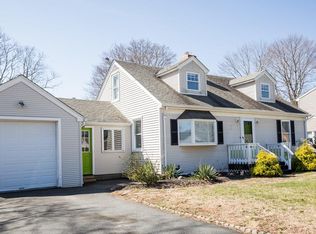 31 Willow Rd, Smithfield, RI 02828