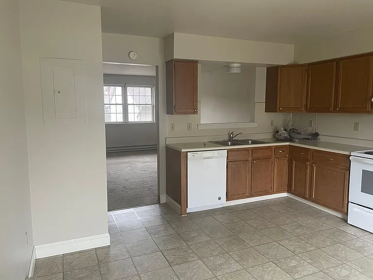 105-107 Lilly St — Photo 11