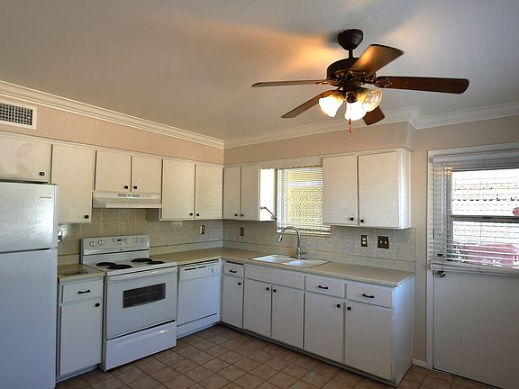 3rd image of 7901 E McKinley St