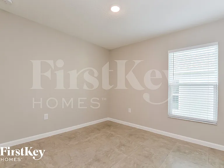610 Lindbergh Way — Photo 12