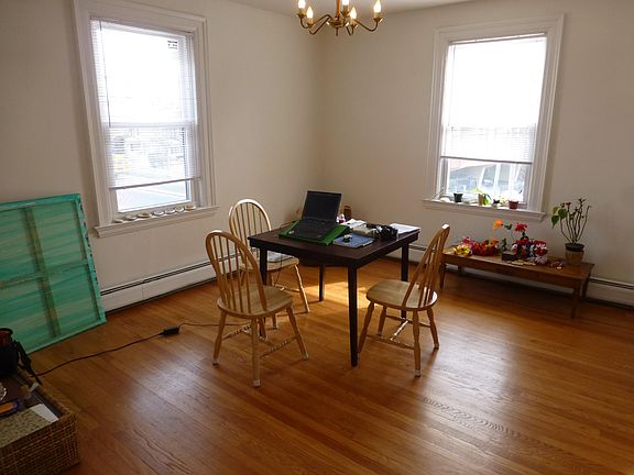 4th image of 211 Fountain St APT 11
