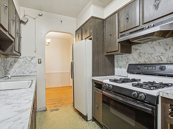 4th image of 17401 Jewel Ave