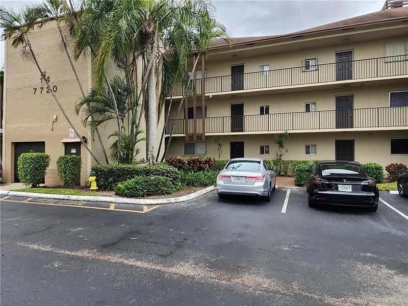 1st image of 7720 NW 50th St APT 305