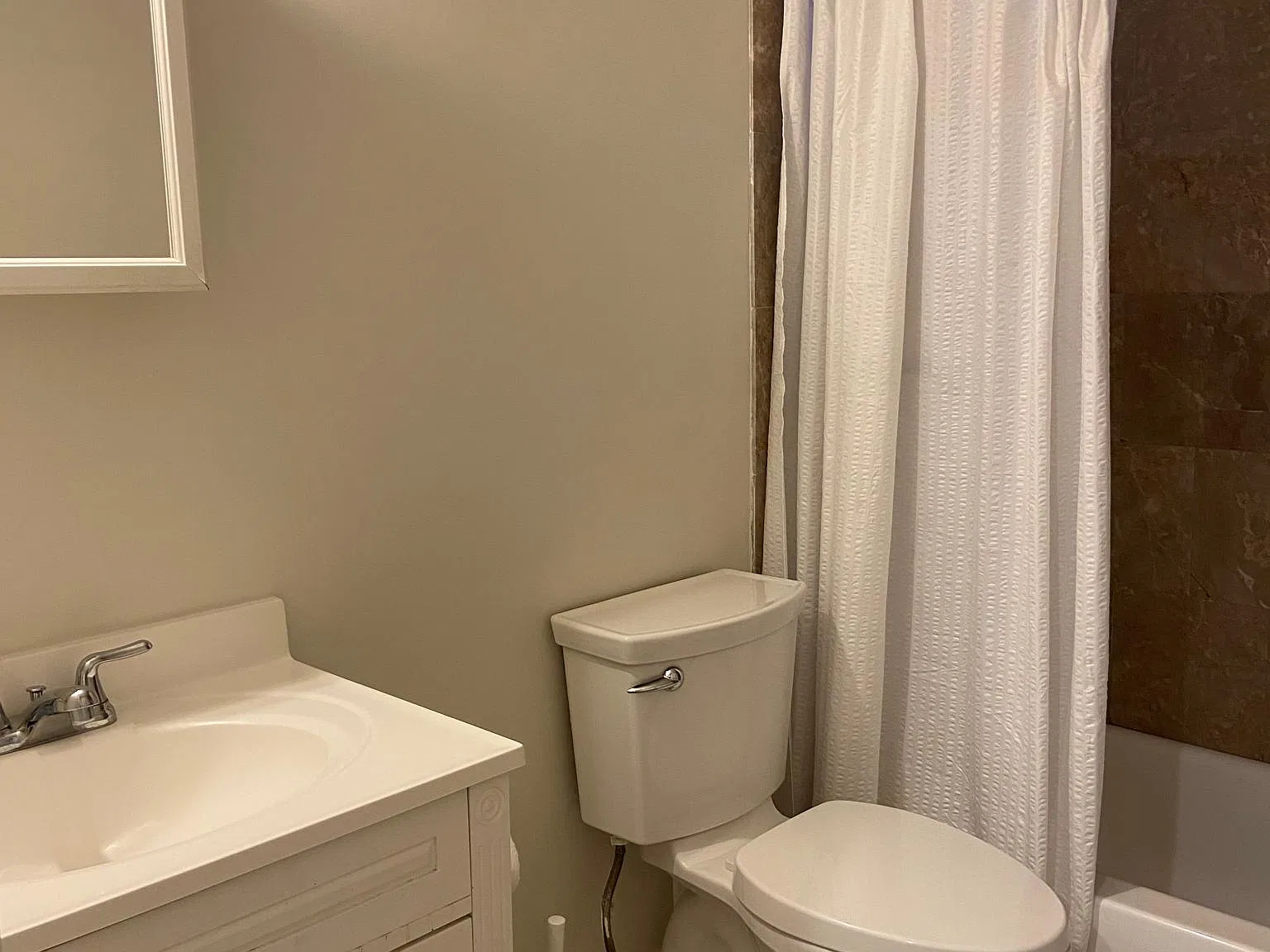 1 bed, 790 sqft, $1,950 — Photo 4
