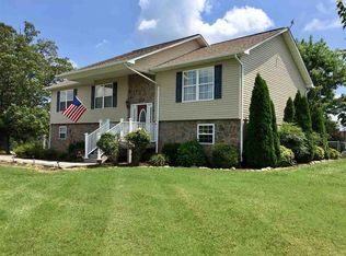 114 Hidden Valley Dr, Dandridge, TN 37725