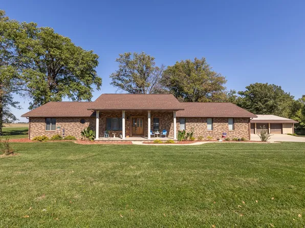18823 Water Tower Rd, Carlyle, IL 62231