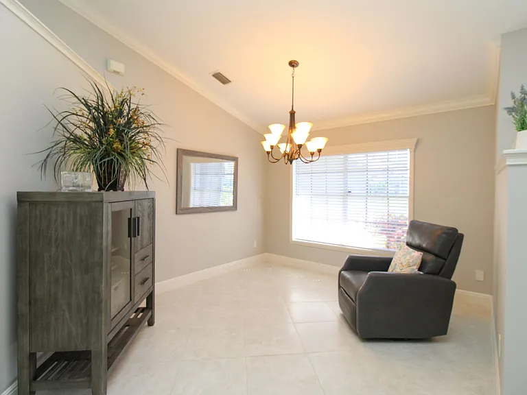 333 Wentworth Ct — Photo 23
