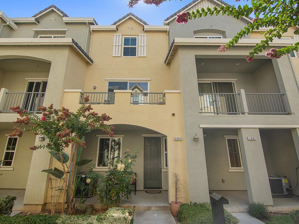 1st image of 2597 Heron Ct