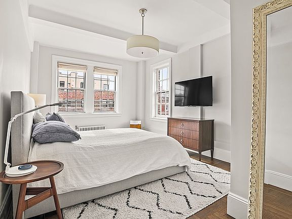 5th image of 9 E 96th St #16A