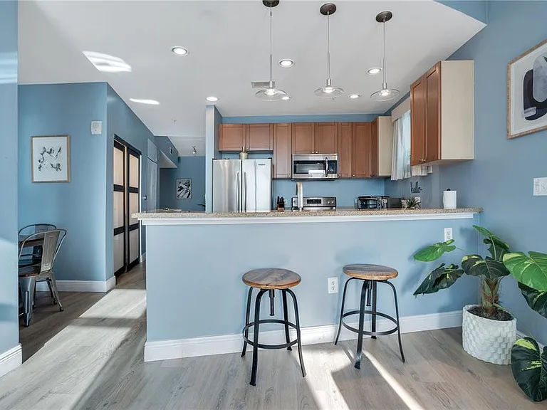 525 E Jackson St #P — Photo 22