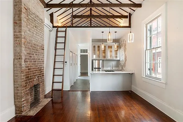 1300 Chartres St — Photo 10