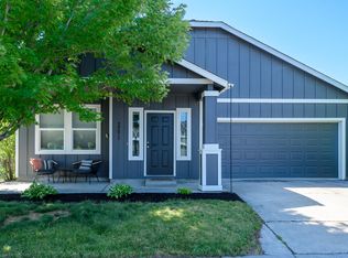 20075 Mount Hope Ln, Bend, OR 97702