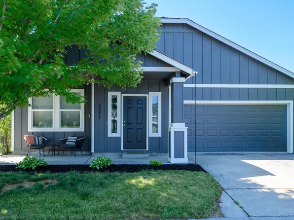 20075 Mount Hope Ln, Bend, OR 97702