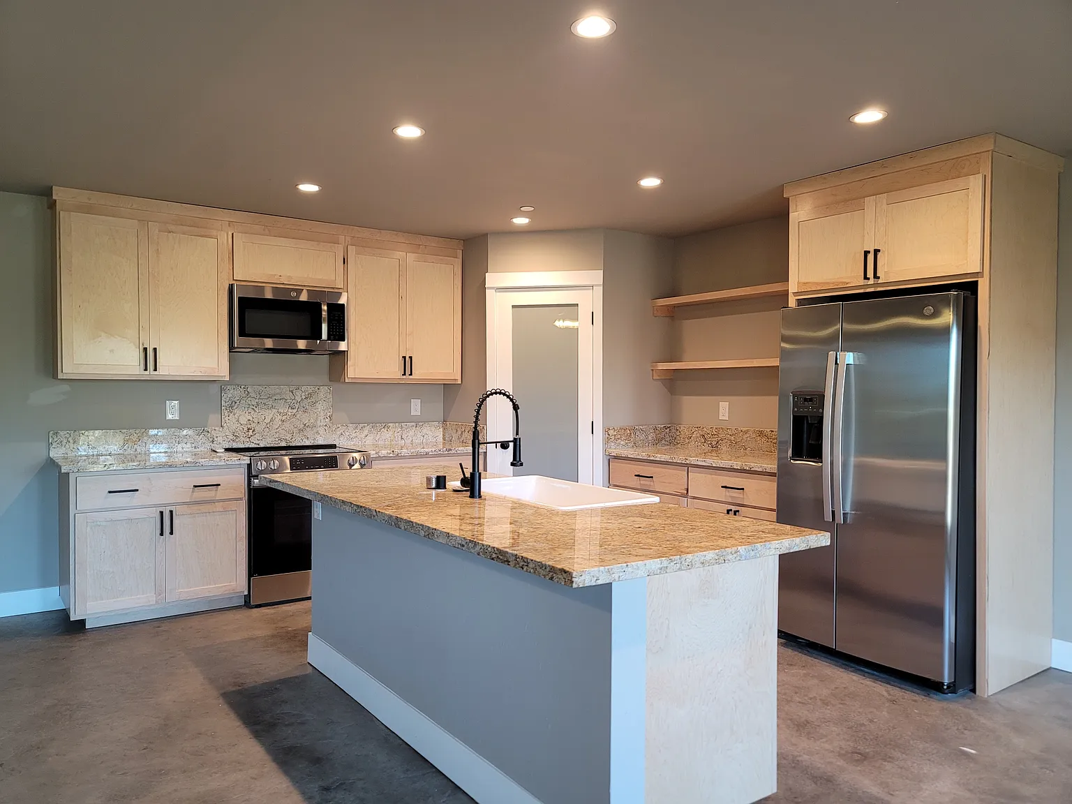 3 bed, 1486 sqft, $2,175 — Photo 3