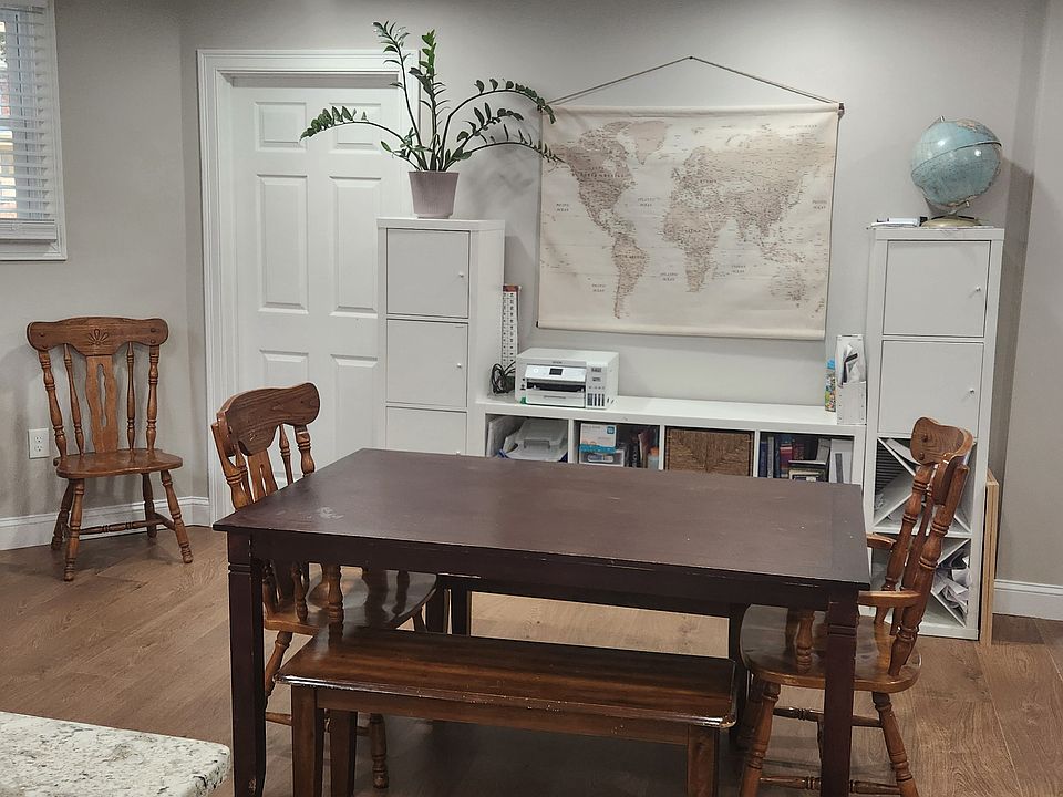 2nd image of 904 Rock St #1