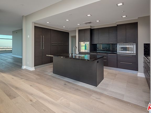 5th image of 900 W Olympic Blvd Unit 44