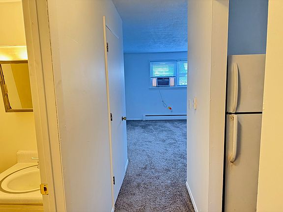 2nd image of 322 Riley Dr APT 1