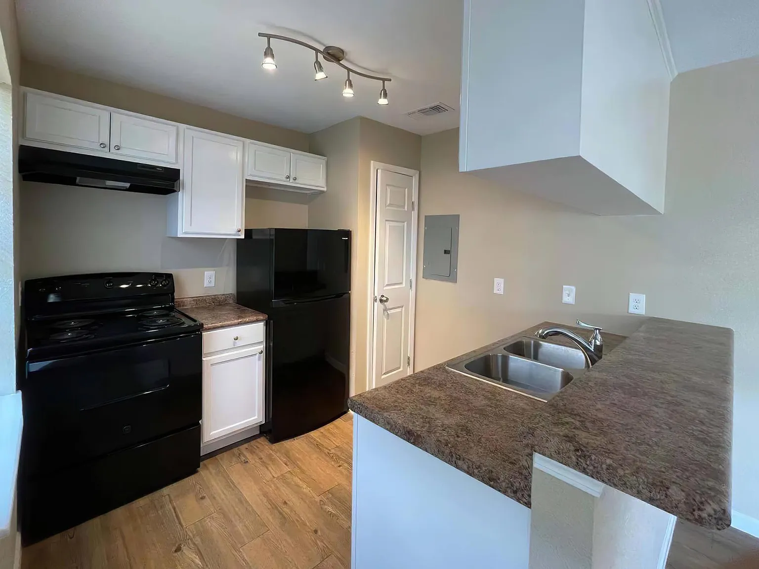 Gateway Grove — Photo 2