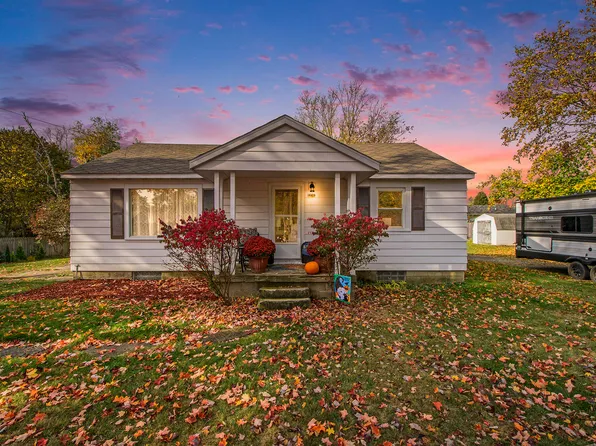 1469 Whitmore Ave NW, Grand Rapids, MI 49504