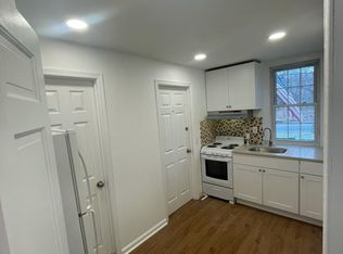 196 Woodhull Rd #1A, Huntington, NY 11743