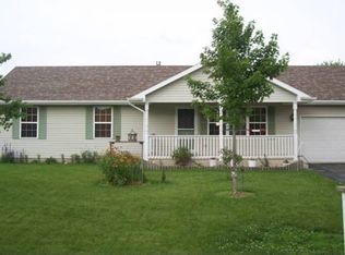 417 Spruce Ln, Amboy, IL 61310