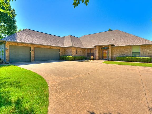 2nd image of 2214 Hidden Lake Dr